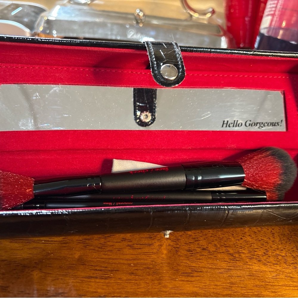 Makeup Brush Set - Red